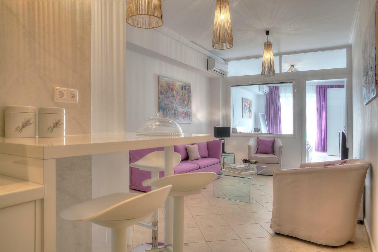 Downtown Glyfada Smart Apartment เอเธนส์ ภายนอก รูปภาพ