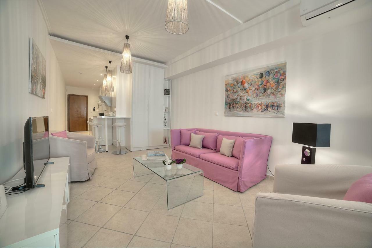 Downtown Glyfada Smart Apartment เอเธนส์ ภายนอก รูปภาพ
