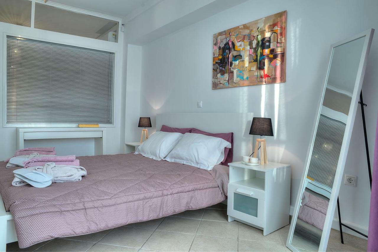 Downtown Glyfada Smart Apartment เอเธนส์ ภายนอก รูปภาพ