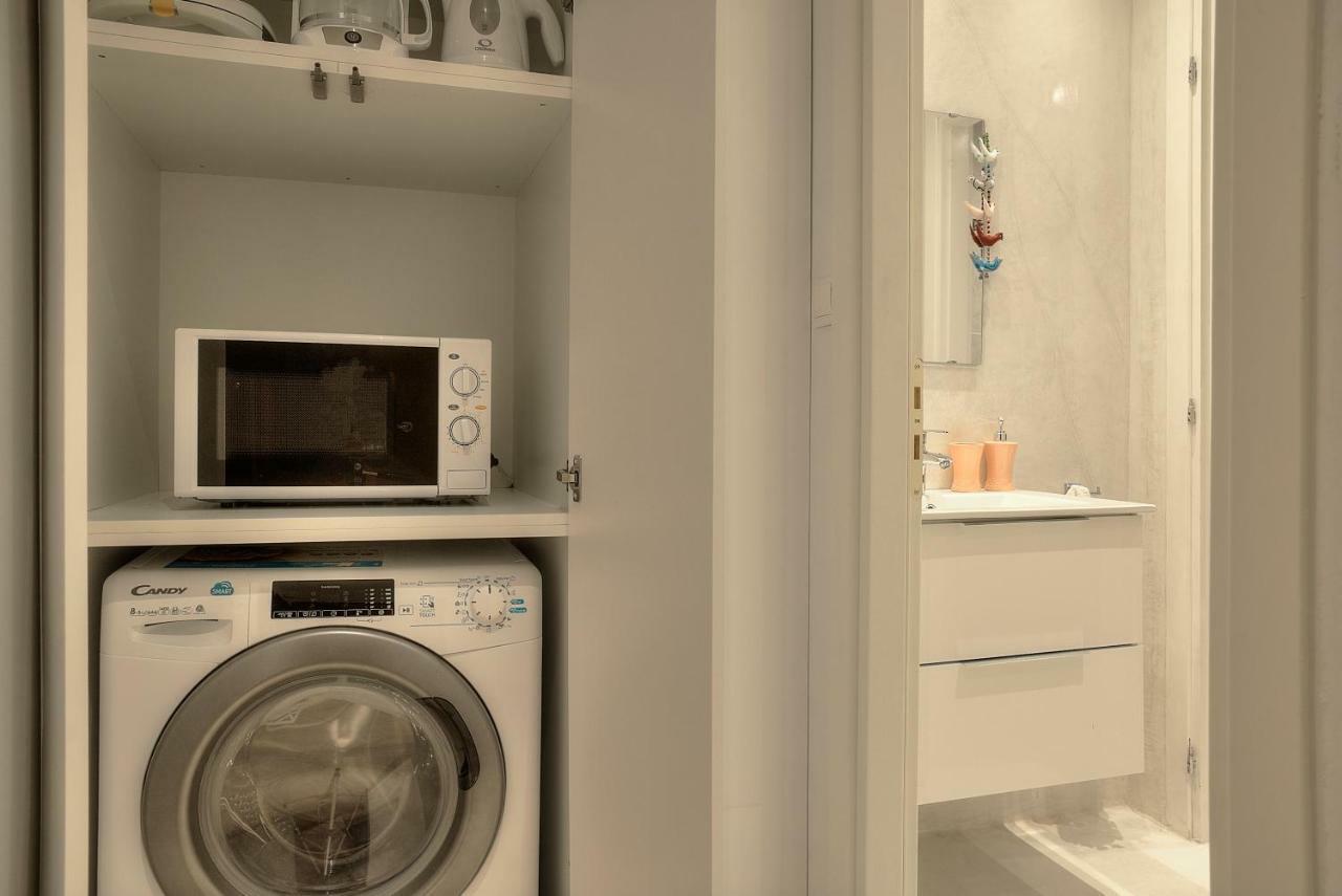 Downtown Glyfada Smart Apartment เอเธนส์ ภายนอก รูปภาพ